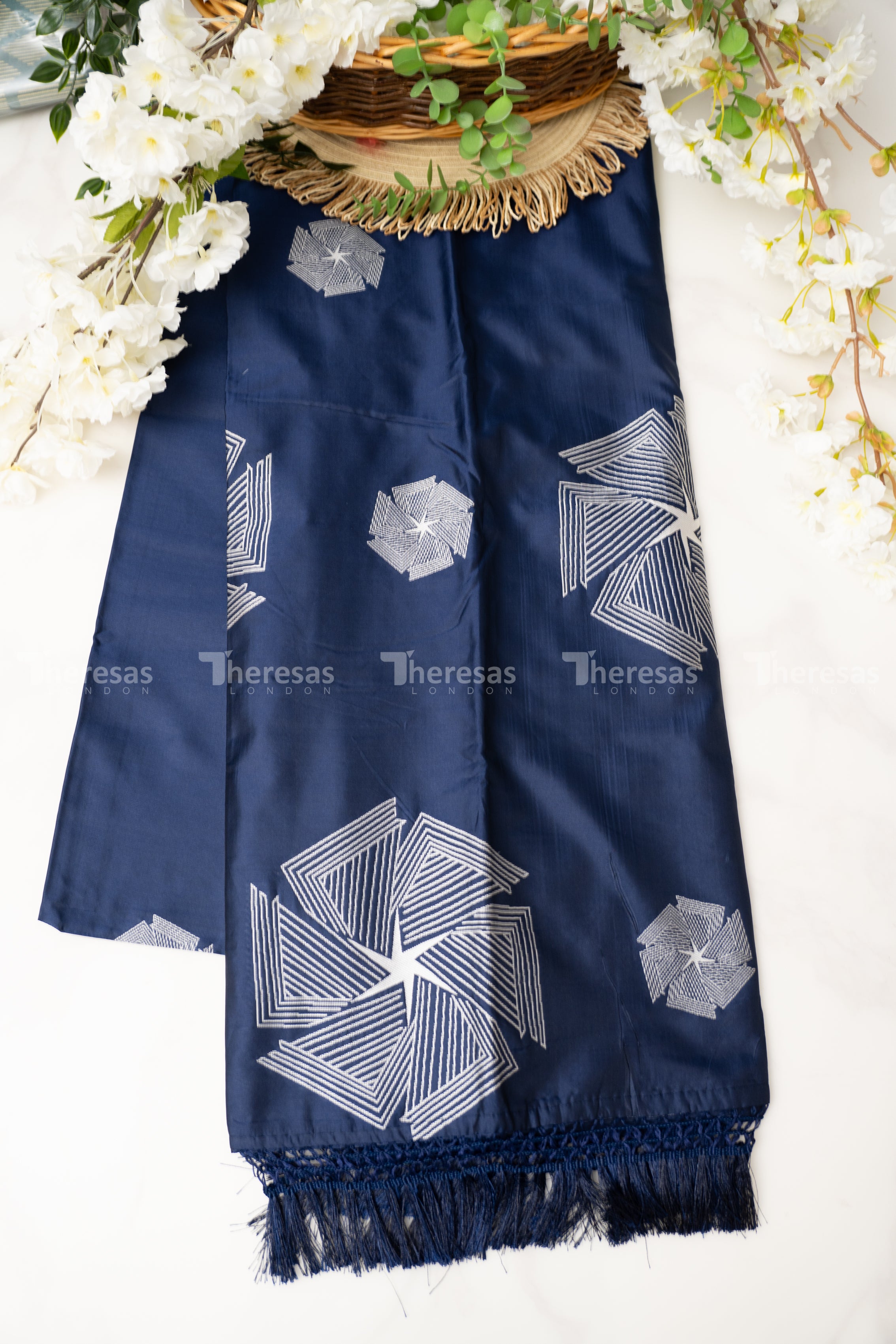 Semi Silk Boarderless Saree (10019)